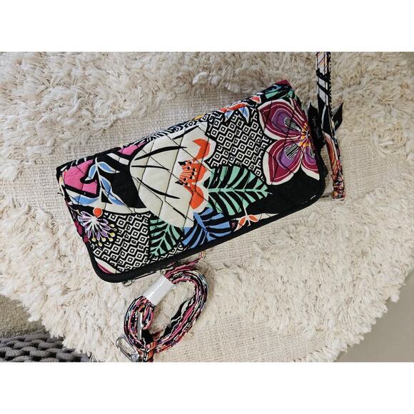 Vera Bradley RFID 3-in-1 Kauai Floral Cross-body Tri-Fold Wallet NWOT - Picture 2 of 8